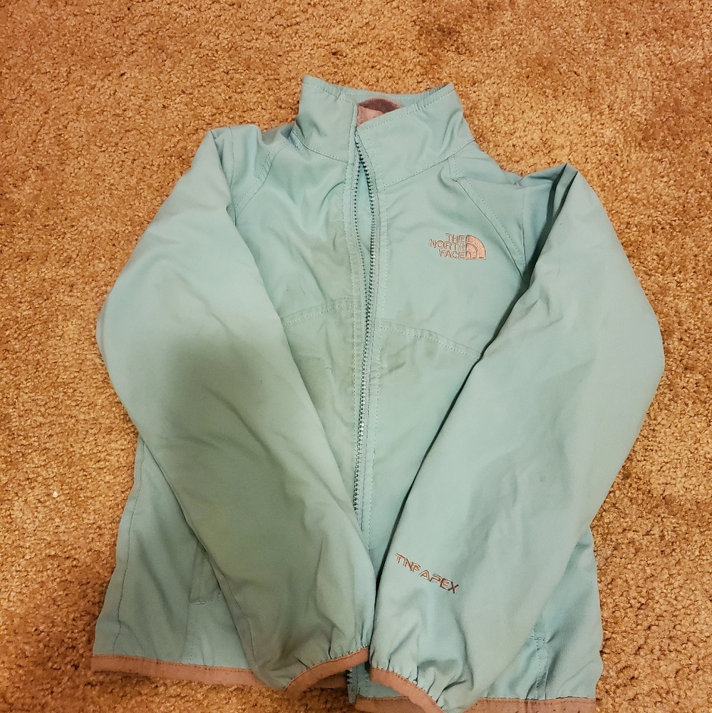 Girls the north face jacket size 6 warm